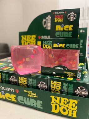 Starbucks Needoh Squishy Stress Relief Toy Strawberry Açai Imonade ice Nice Cube
